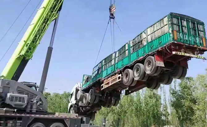 玉龙道路脱困救援案例